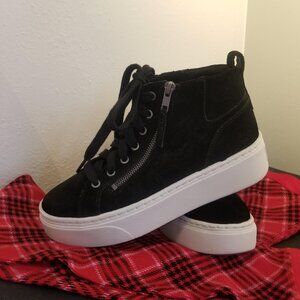 Aetrex Gianna Arch Support Platform Sneaker in Black Size 8.5